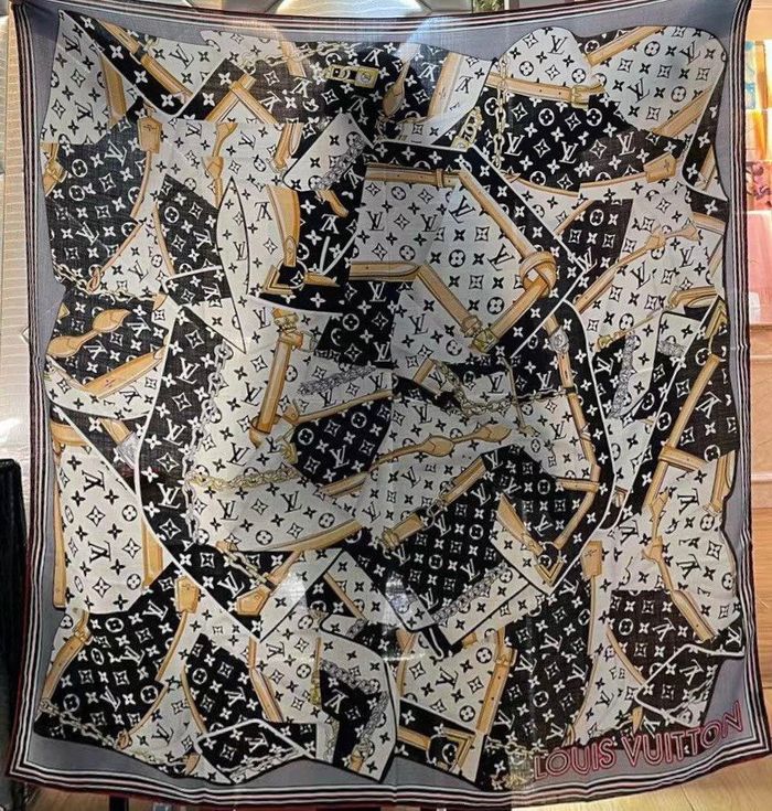 Louis Vuitton Scarf LV00124